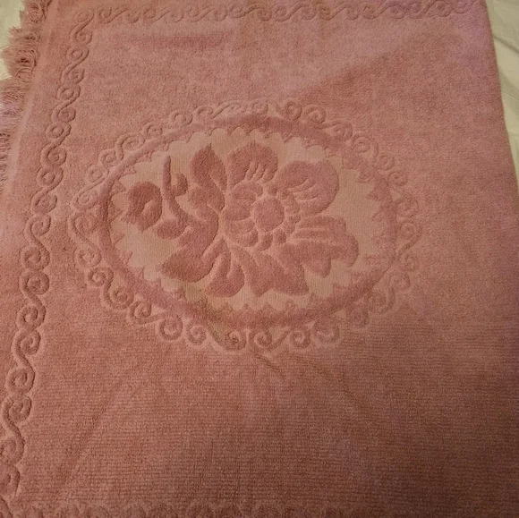 Vintage 1970s Cannon Monticello Bath Towel - Picture 1 of 4